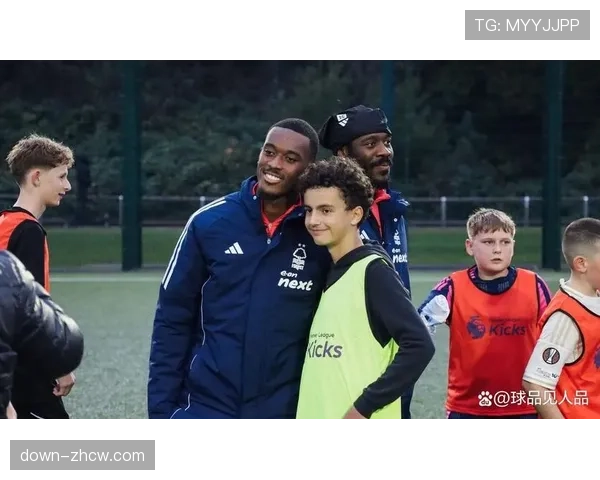 英超“足球梦想”项目走进伦敦社区，千名儿童参与免费培训